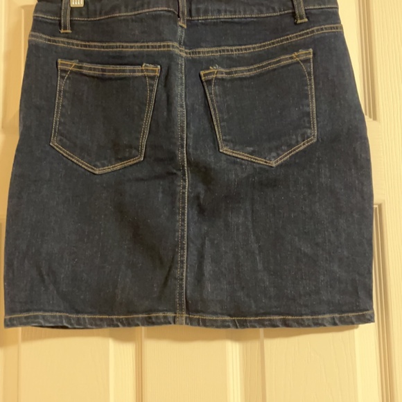 Jean Skirt - Picture 2 of 3